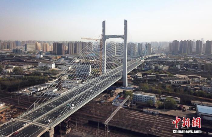 鄭州一景。 丁友明 攝
