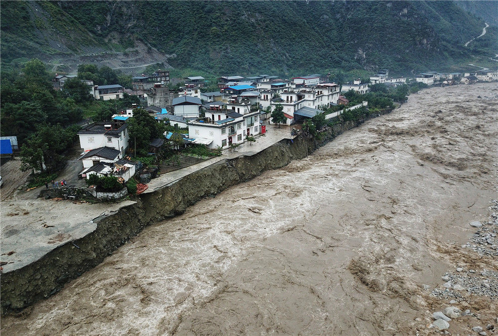 直击四川阿坝州暴雨泥石流灾害 _深圳新闻网