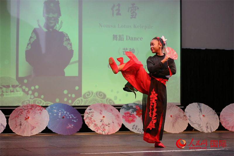 博茨瓦纳小学生舞蹈表演 非洲中心分社 米特哈·恩古巴瓦纳 摄