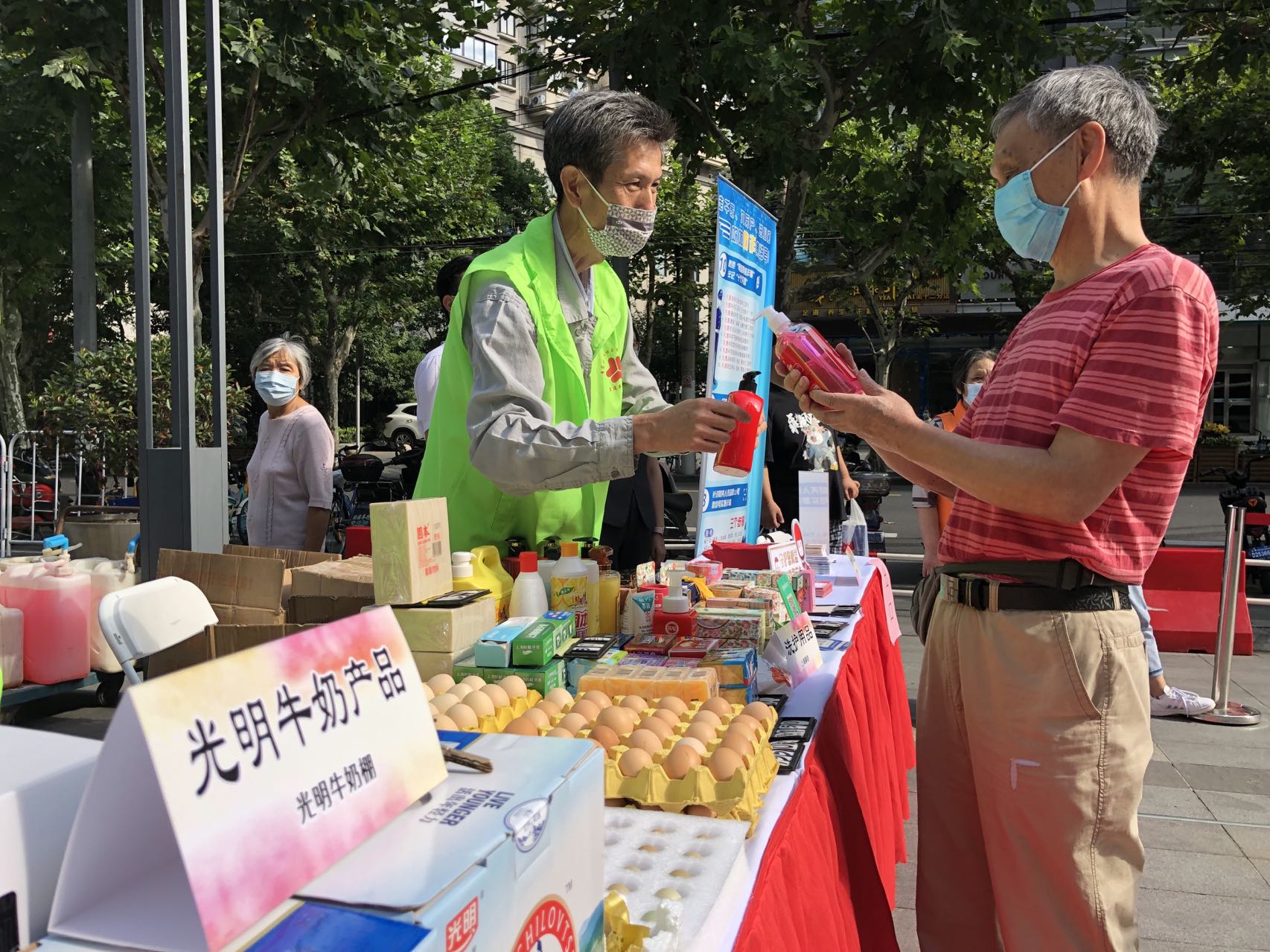 “一刻鐘便民生活圈”，曹家渡街道為居民打造便利舒適生活丨非凡十年