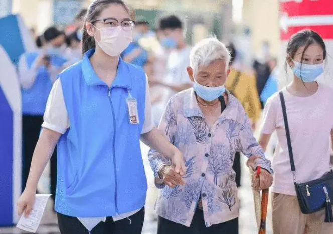 幫患者降低就醫成本 職業陪診師能否緩解“就醫難”？_我蘇網