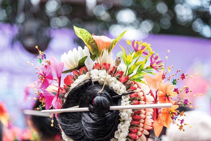 簪花：发上花开尽芬芳 | 中国国家地理网