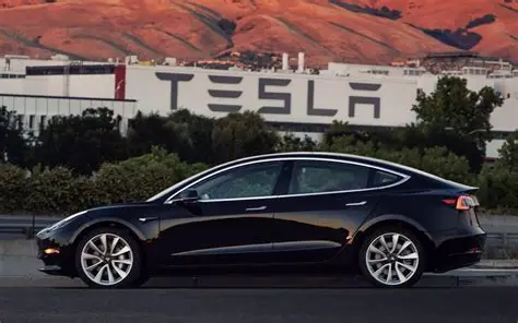 特斯拉Model 3成功量产 平价电动车时代来临？