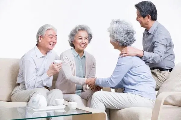 銀發(fā)時代的投資方向是什么？如何發(fā)展銀發(fā)經(jīng)濟？有以下幾點建議_加盟星百度招商加盟服務(wù)平臺