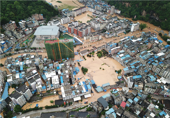 廣西百色:暴雨致洪災 武警官兵緊急馳援