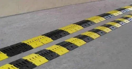 減速帶高度國家標準-有駕