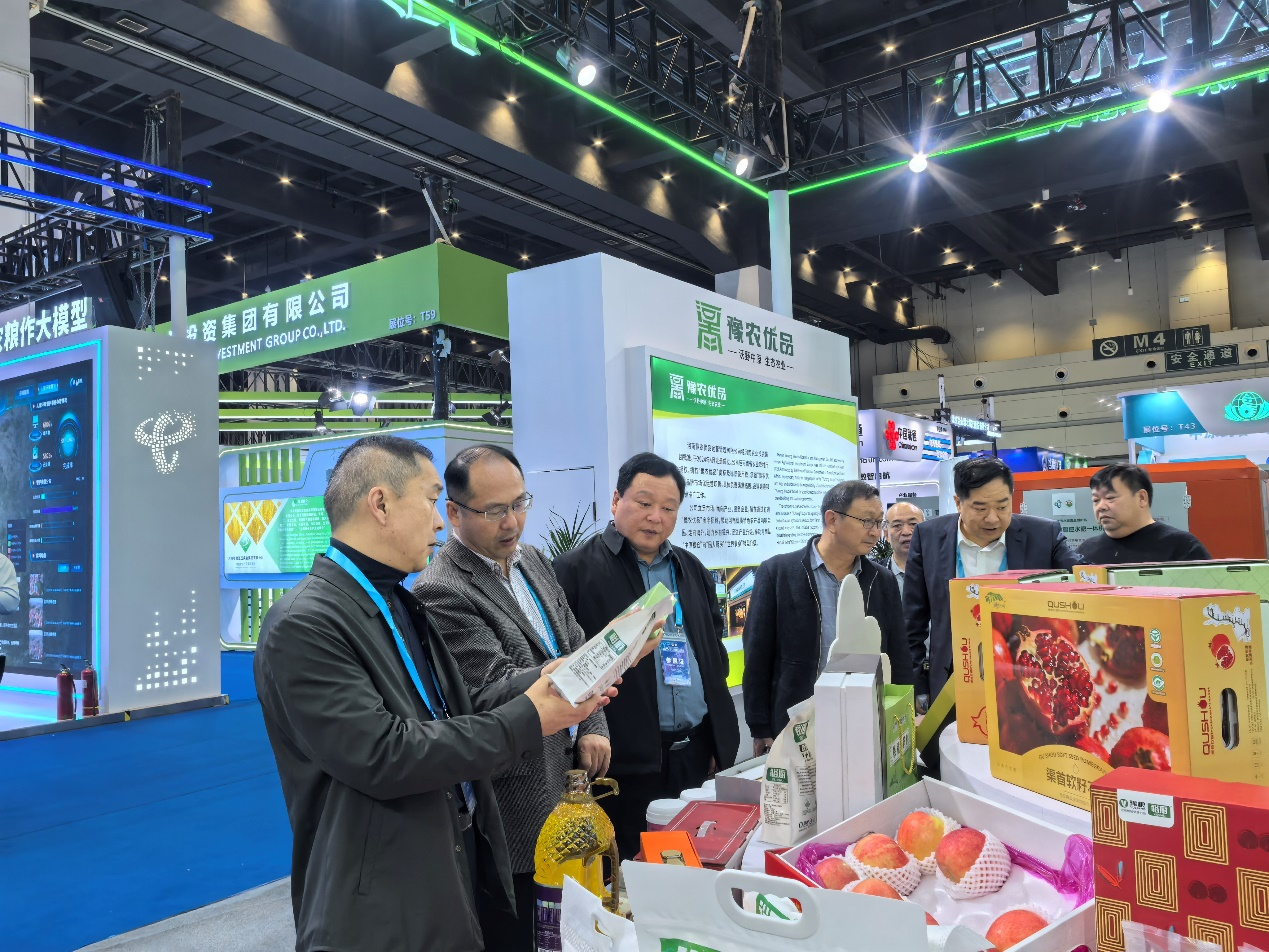 豫見東盟  農(nóng)墾未來  豫墾聯(lián)盟赴東盟糧農(nóng)合作發(fā)展大會暨“一帶一路”國際農(nóng)業(yè)合作博覽會參觀交流    豫見東盟  農(nóng)墾未來  豫墾聯(lián)盟赴東盟糧農(nóng)合作發(fā)展大會暨“一帶一路”國際農(nóng)業(yè)合作博覽會參觀交流