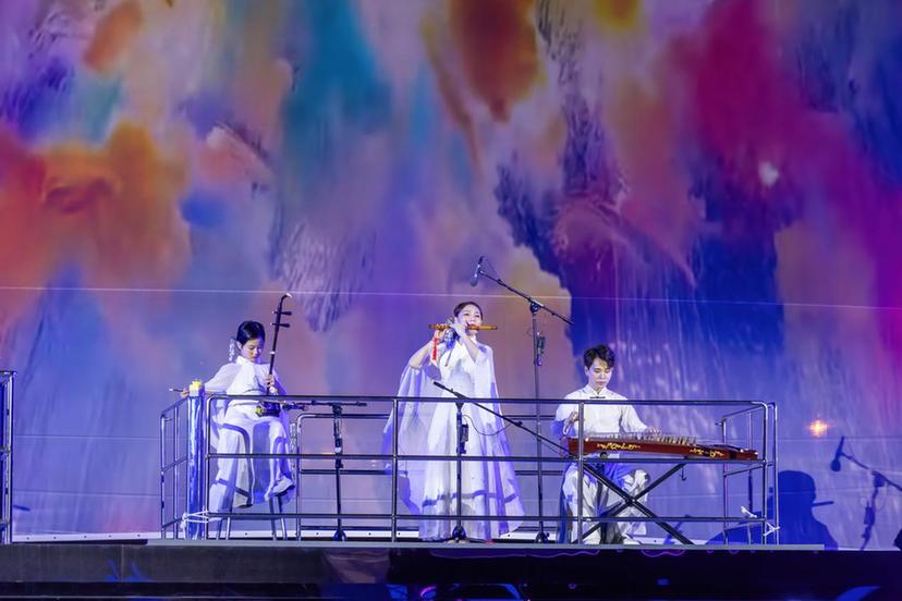 “文艺直通车”开进街巷 文化惠民激活基层文艺生态