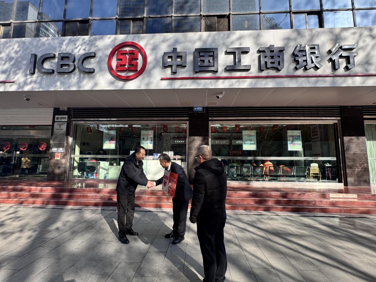 52c9073f05d7aa8bea4b84a03a2a3816