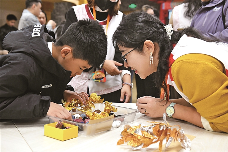 指尖觸摸歷史與藝術