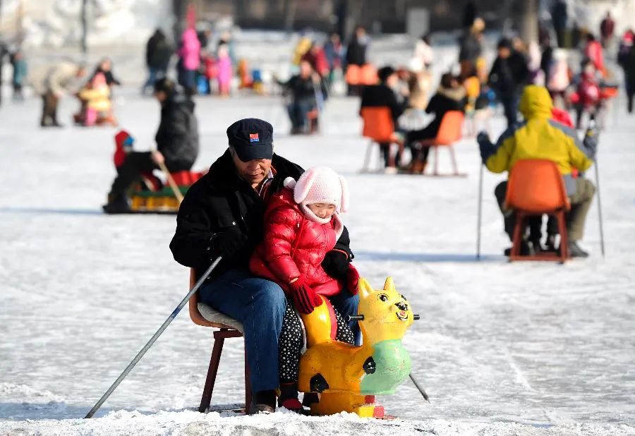 “雪经济”再度变热，谁在为冰雪产业添薪加火？_凤凰网体育_凤凰网