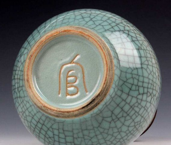 宋代五大名窑之官窑：高雅大气、一丝不苟，造型庄重且大方