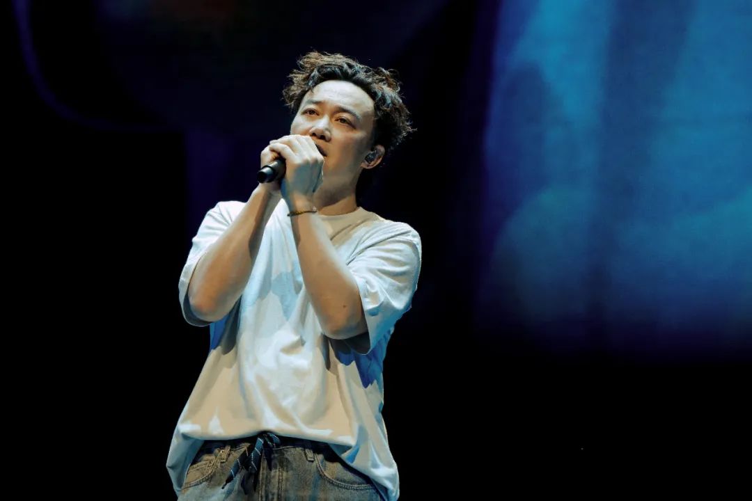 重磅官宣 陈奕迅FEAR and DREAMS世界巡回演唱会 – 深圳站官宣六场 10/18 11:18正式开售-有演出网