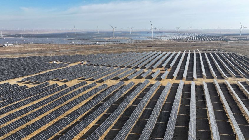 寧夏靈武400萬千瓦采煤沉陷區(qū)復合光伏基地。受訪者供圖