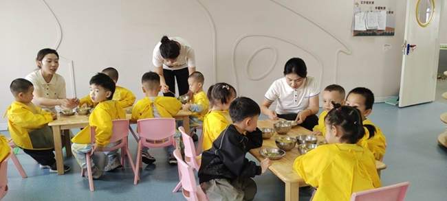 陕西神木：构建“15分钟托育服务圈” 托稳民生幸福底色