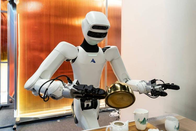 广东亮剑人形机器人!揭秘"大脑+小脑+机身"颠覆性研发模式