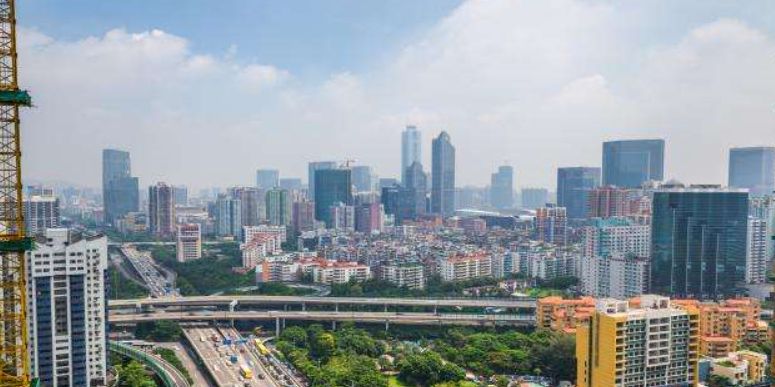刚果民主共和国（刚果金）的首都和最大河港，金沙萨