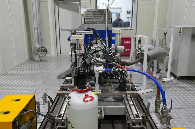 东安动力首台转子发动机r05e点火成功