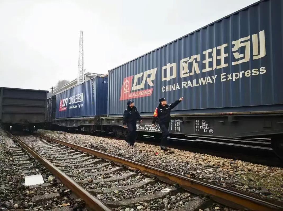 中欧班列.中欧班列前半年因大贸货激增,导致时效不太理想,从7