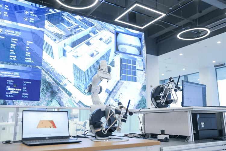 专访申昊科技吕圣杰:以智能机器人为笔,绘就智慧交通新图景