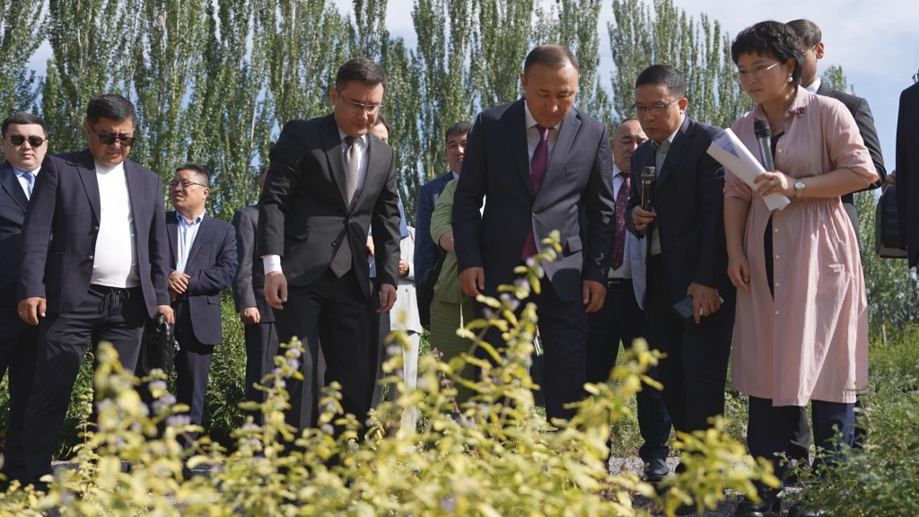 中国—中亚荒漠化防治合作首批项目在宁夏银川签署