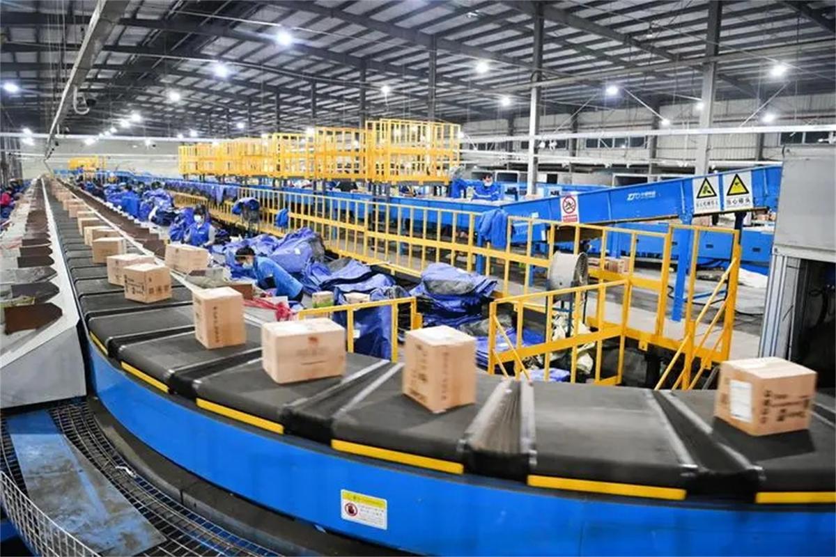 今年我国快递业务量已破1000亿件