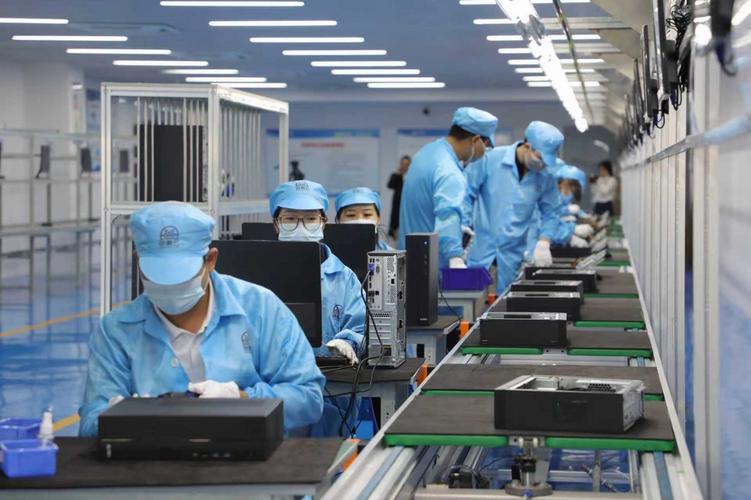 生产基地首批计算机下线
