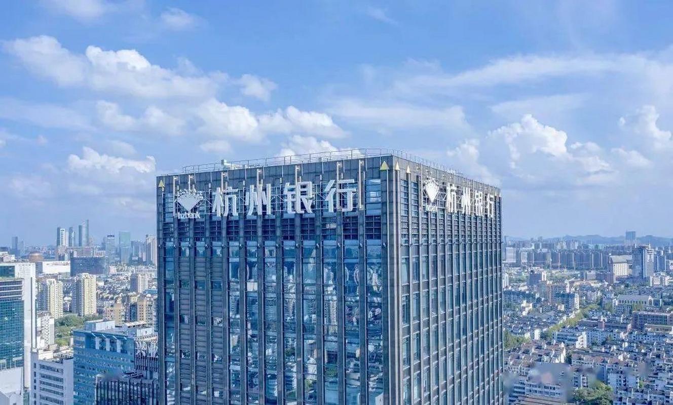 杭州的银行 现在杭州的银行贷款部门已经是水生火热之间