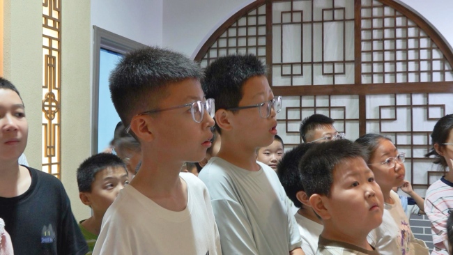 神木市家风馆迎来暑期亲子参观热潮