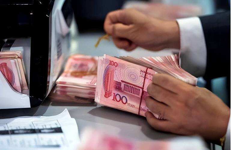 终于有专家说实话了!当你的存款达到30万时,千万一定要警惕!