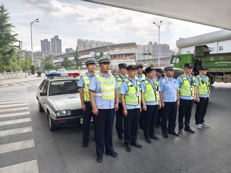 简篇-渭滨交警联合交通运输执法支队开展营运车辆交通安全专项整治