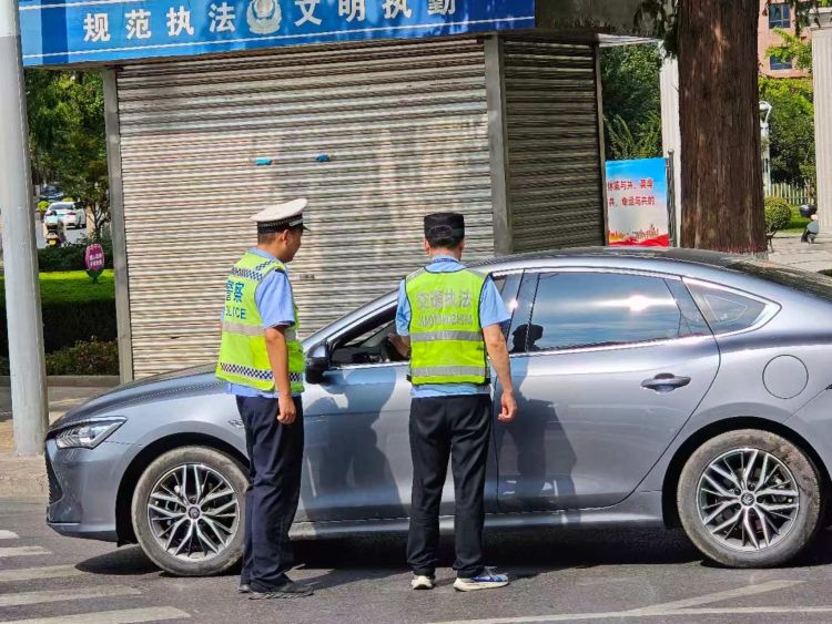 简篇-渭滨交警联合交通运输执法支队开展营运车辆交通安全专项整治