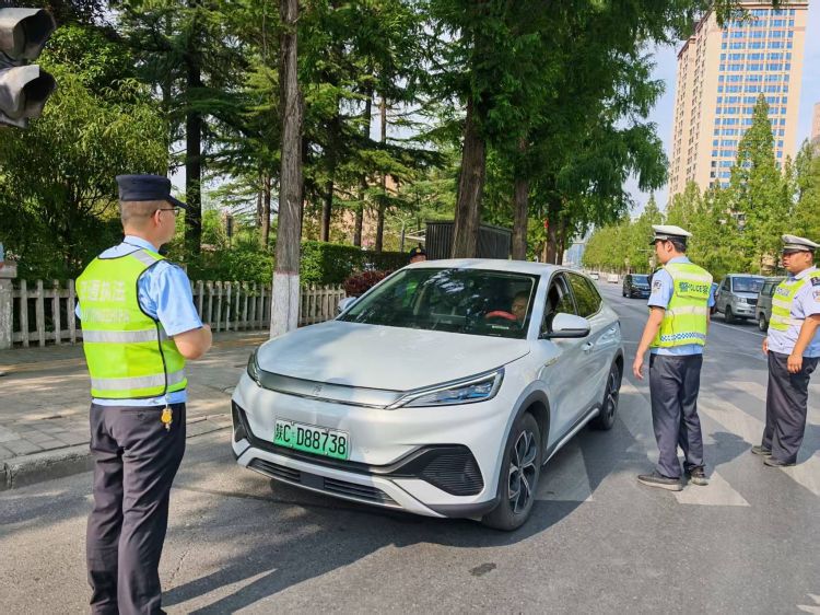 简篇-渭滨交警联合交通运输执法支队开展营运车辆交通安全专项整治