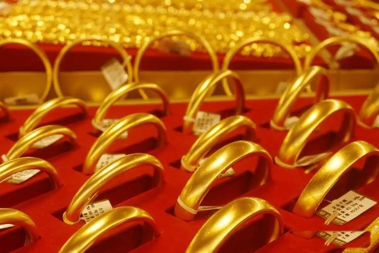 黄金跌到怀疑人生,500元一克会成真吗,中国大妈这次为何不急着卖了