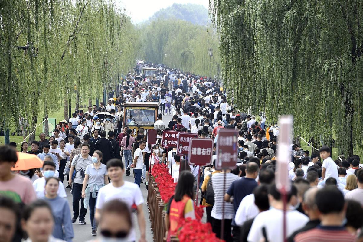 动态30天打卡挑战# 双节出游推荐10个景点,每个都值得一去!