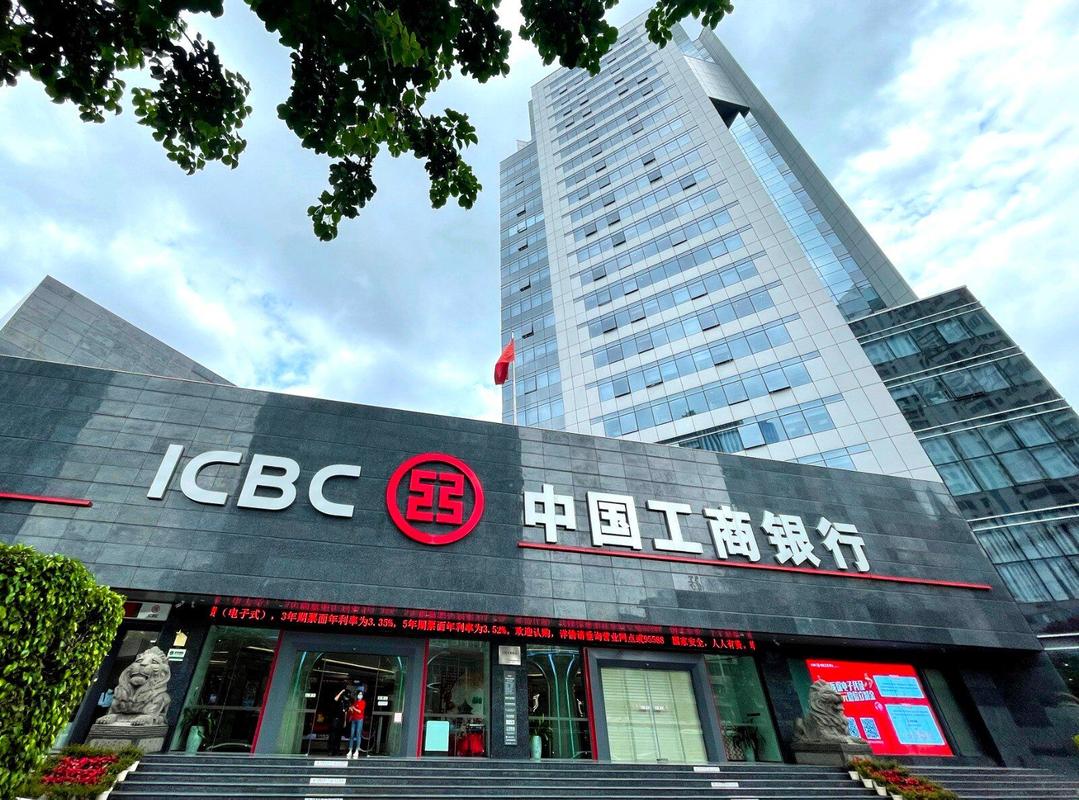 这30%背后,是53万亿资产巨轮的保命压舱石!
