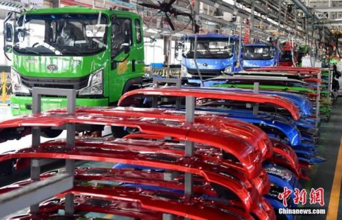 圖為福建省永安市，中國重汽集團(tuán)福建海西汽車有限公司生產(chǎn)線。(資料圖片) a href=